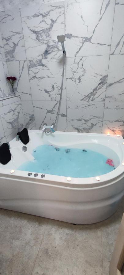 Jacuzzi Belle View Sinaia-Free Parking Apartment Exterior photo